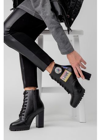 bota vizzano patch preta