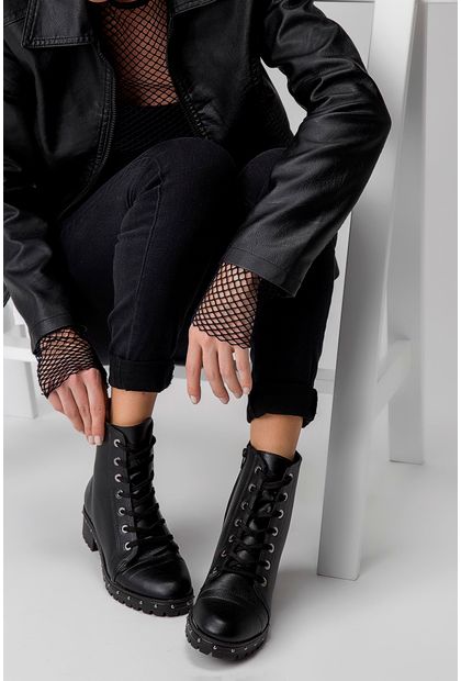 bota coturno vizzano tachas preto