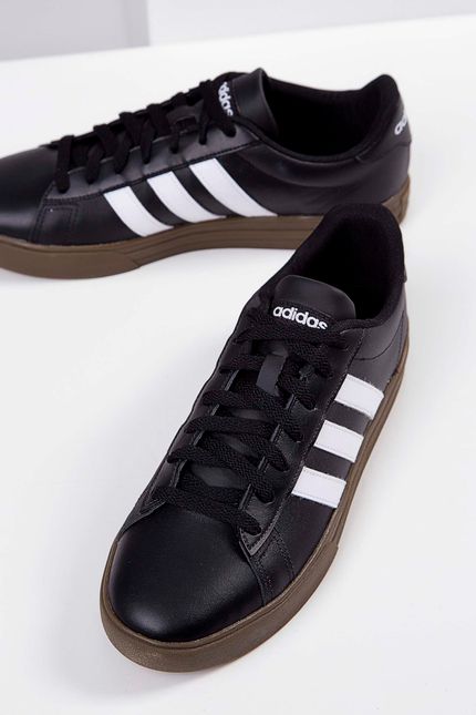 tenis adidas basquete preto