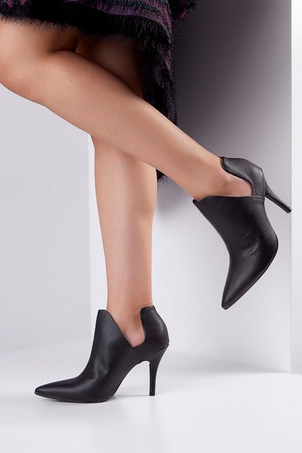open boot bico fino