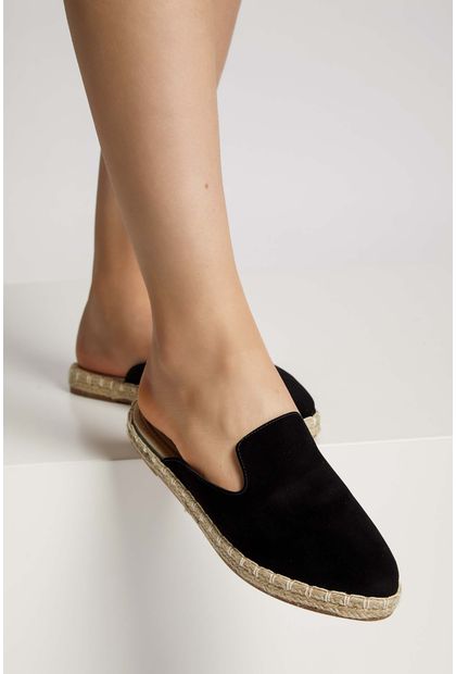 mule preto beira rio