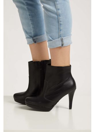 bota branca piccadilly
