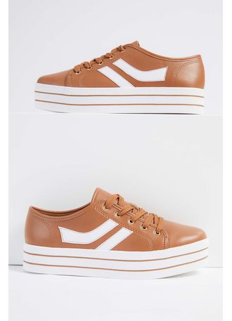 tenis flatform moleca caramelo