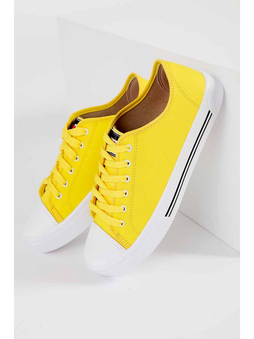 tenis casual amarelo