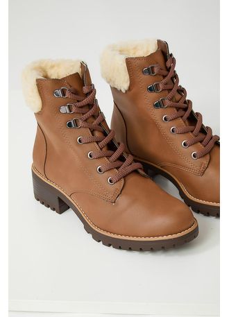 coturno via marte marrom