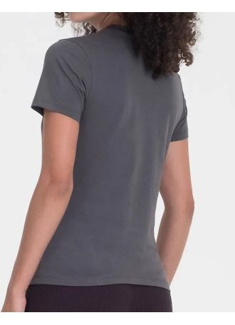 Camiseta-New-Balance-Feminina-Essentials-Logo-Wt33515back-Preto
